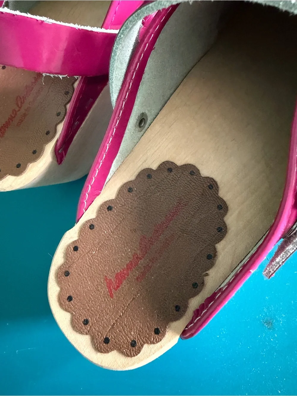 Hanna Andersson Pink Patent Swedish Wood Clogs Girls EU 31 NEW